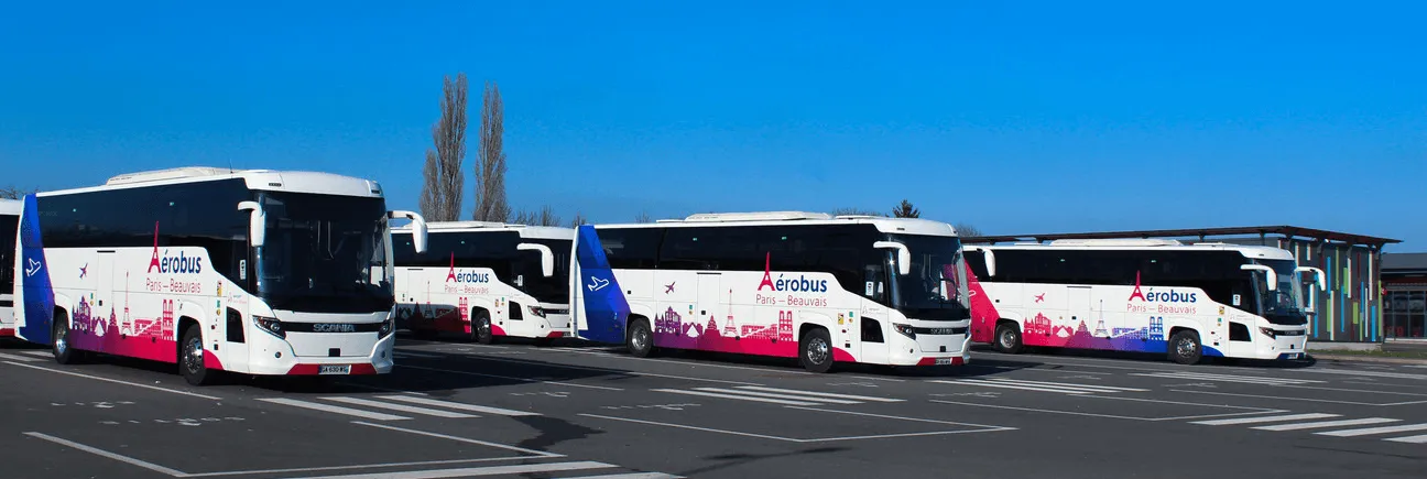 Navette Aérobus Paris-Beauvais en attente à la gare routière